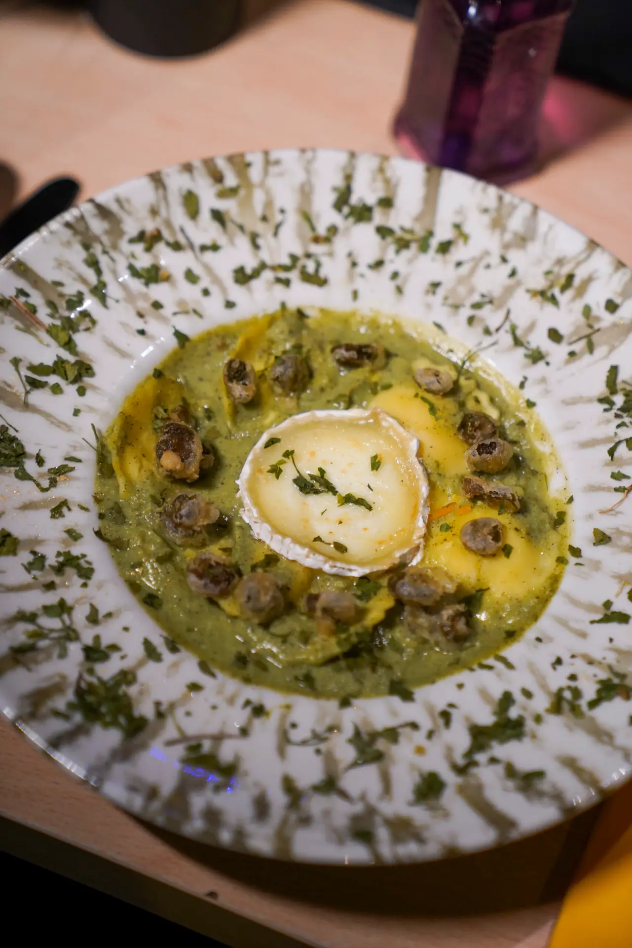 Plato en restaurante temático 